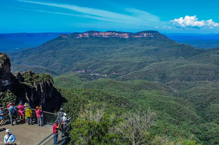 Private Blue Mountains, Scenic World & Wentworth Falls Tour - Three Sisters at Echo Point: The 200-Million-Year Love Story Moment