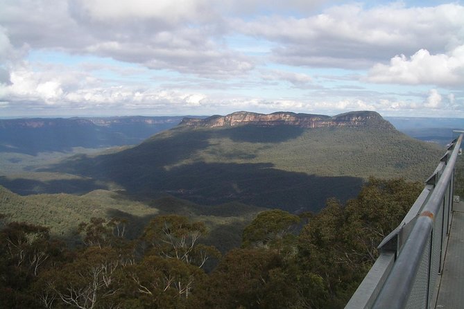PRIVATE Blue Mountains Tour with Expert Guide - Sydney Harbour return by ferry: ending the day calmly