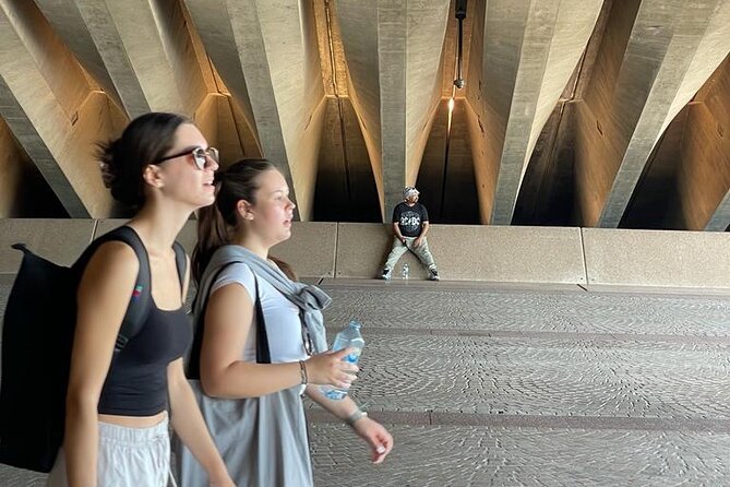 Private City Tour: Best of Sydney - The Domain and Mrs. Macquarie’s Point: a short stop with a strong payoff