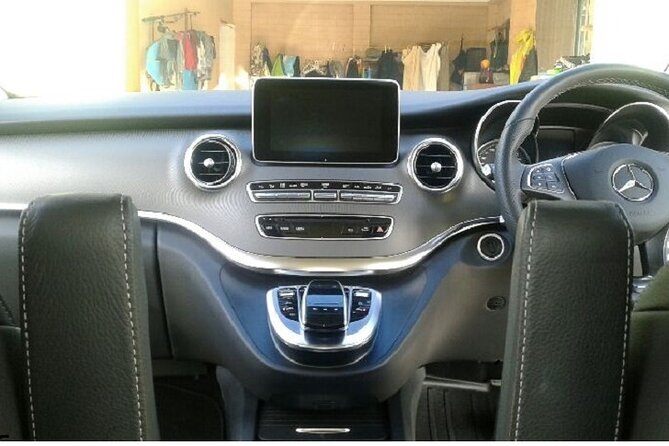 Private Gold Coast Airport Arrival Transfer to Byron Bay - From OOL Arrivals to Byron Bay: The Easy Start