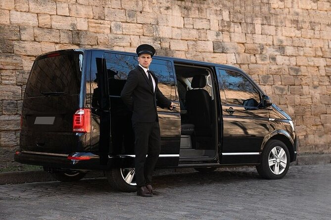 Private One-Way Airport Transfer from Sydney Airport to Sydney - Quick Sydney SYD pickup: what this transfer really feels like
