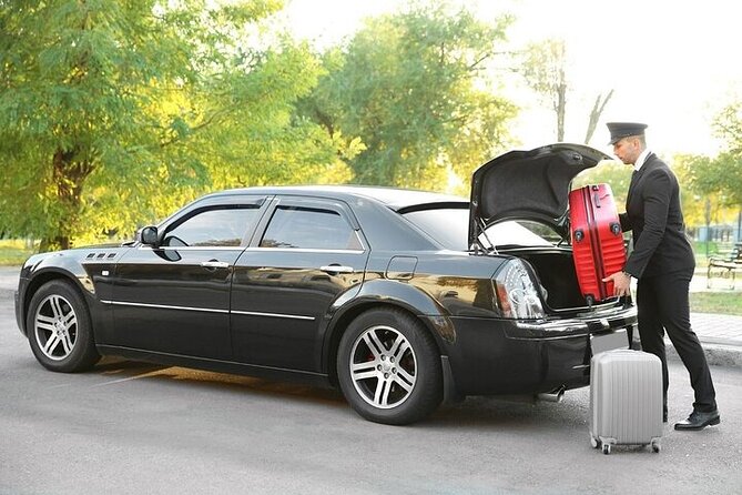 Private One-Way Airport Transfer from Sydney Airport to Sydney - How the meet-and-greet works at SYD (and why waiting time matters)