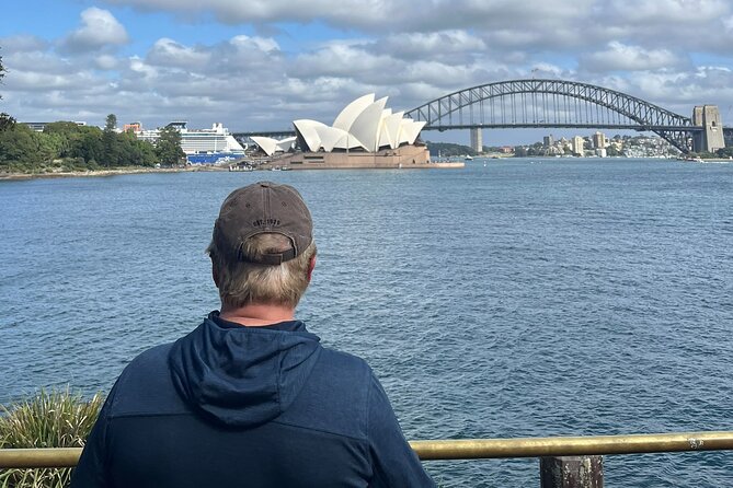 Private Sydney City and Bondi Beach Half Day Tour - Oxford Street and Darling Harbour: shopping energy and waterfront variety