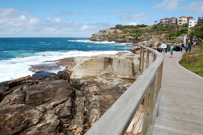 Private Sydney Tour Including Sydney Opera House, Bondi and Manly - Watsons Bay and The Gap lookout: coastal drama with fewer steps