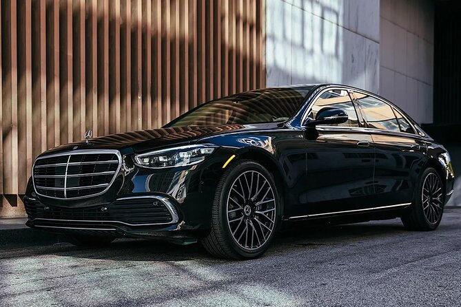 Private Transfer from Sydney Airport to Sydney (CBD)Hotel or Port - Price and value: $100.86 per group (up to 3) and what that includes