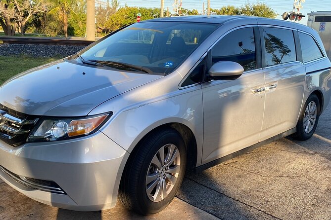 Private Transfer from Sydney Cruise Port to Sydney Airport (SYD) - Vehicle comfort and group size: how they handle 15 people