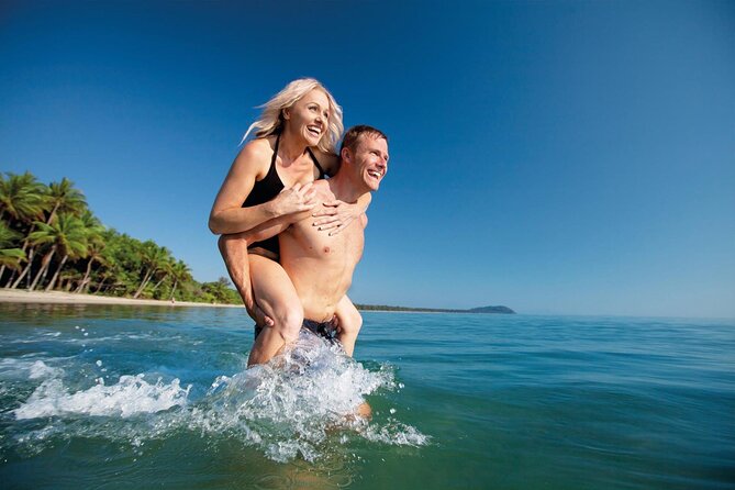 PRIVATE TRANSFER Port Douglas & Cairns Airport Minibus (6am-5pm) - Rex Lookout: the en route photo break with hang-glider energy
