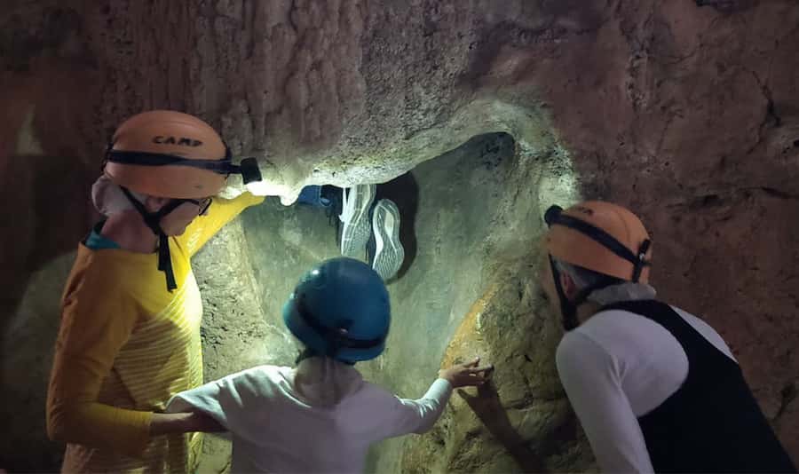 Queensland: 90 Minute Capricorn Caves Explorer Tour - The small-group cap of 10: why the pace feels calmer underground
