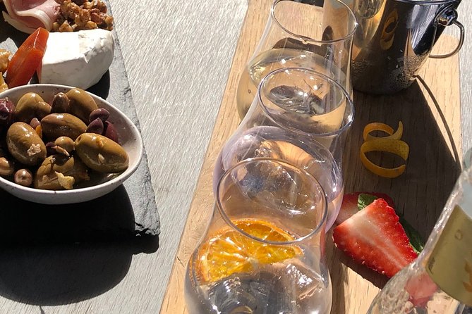 Red White & Brew - Wine, Gin & Beer Tour with Tastings from Adelaide - Getting picked up and how the day runs (9:00 am to around 8 hours)