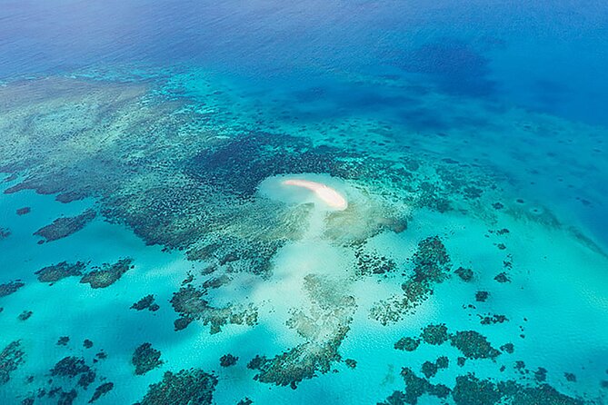 Reef and Rainforest 60 minute Scenic Flight - Over Cairns: Lake Morris views and the climb toward the falls