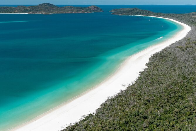 Reef & Whitehaven Spectacular - 60 Minute Helicopter Tour - Island fly-bys on the way out and back: the Whitsundays in context