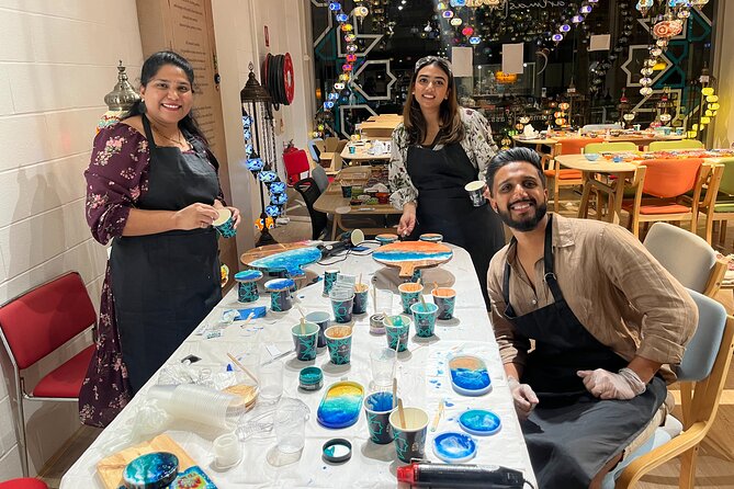 Resin Art Classes Melbourne: Cheeseboards & Coasters - The Evening Itself: What Happens in the 1-Hour Session