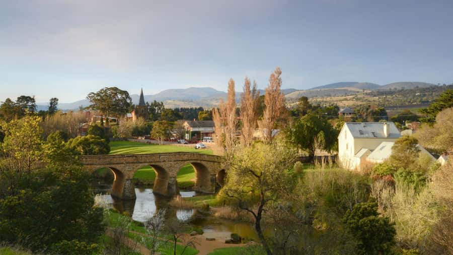 Richmond Village Tour & Coal River Valley Experience option - Getting From Hobart to Richmond: The Day Starts Moving