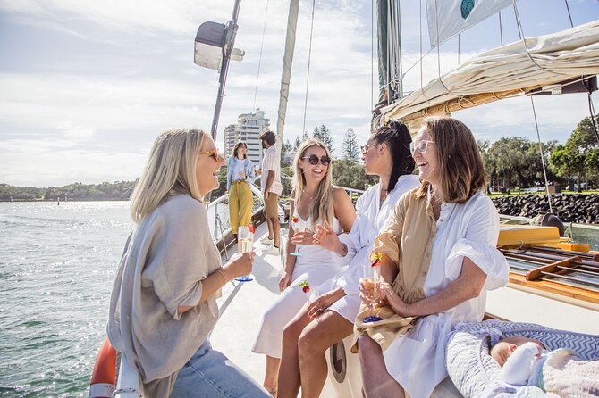 River Cruise on Historical Vessel - The One-Hour Route: From Harbour Trawlers to the River Mouth