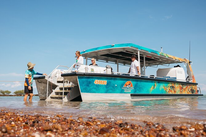 SCENIC AND PREHISTORIC CRUISE - Sparkling Wine & Gourmet Platters - Roebuck Bay dinosaur footprints: the main reason to book