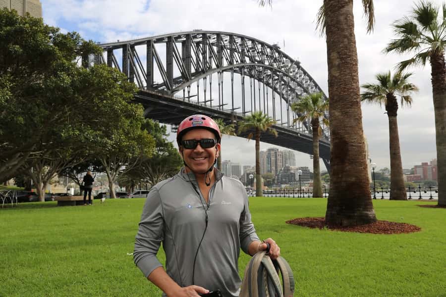 Scenic Sydney Harbour Bridge Bicycle Ride - Kirribilli and the Governor’s House: a quieter side of the skyline