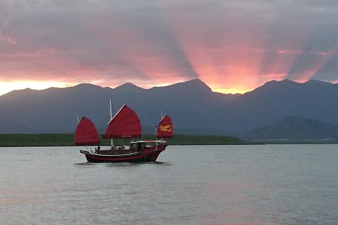 Shaolin Sunset Sail on Authentic Chinese Junk Boat - The atmosphere on deck: small, relaxed, and friendly