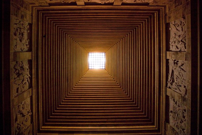 Shrine of Remembrance Cultural Guided Tour in Melbourne - The Crypt: why a small space can carry big meaning
