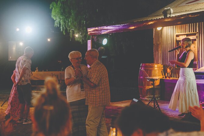 Smithy's Outback Dinner and Show - The night’s tone: food first, then music (and a bit of silliness)