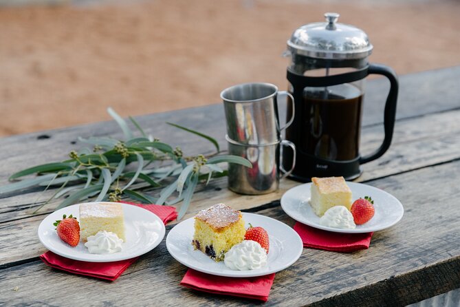 Smithy's Outback Dinner and Show - Smithy’s River Stage: dinner under the stars, not a museum set