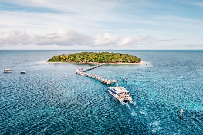 Snorkelling and Glass Bottom Boat at Green Island from Cairns - Food, Seating, and the Reality of a Popular Island