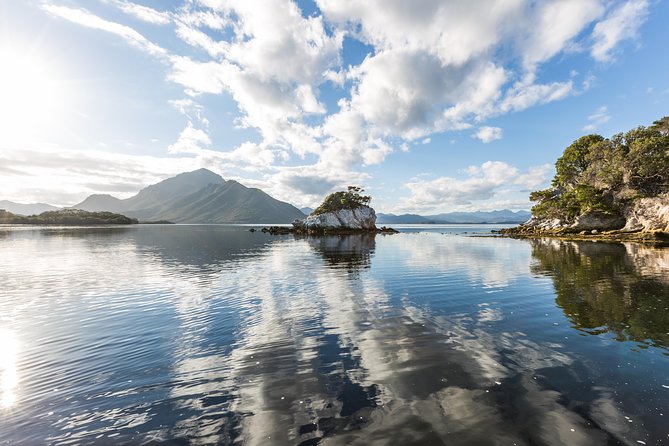Southwest Tasmania Wilderness Experience: Fly Cruise and Walk Including Lunch - Lunch, Beverages, and the Warmth Strategy That Actually Works
