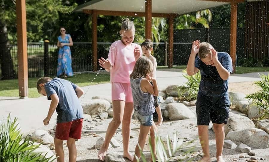 Sunshine Coast: Amaze World All-Day Entry Ticket - Bellingham Hedge Maze and Lilly Pilly labyrinth route