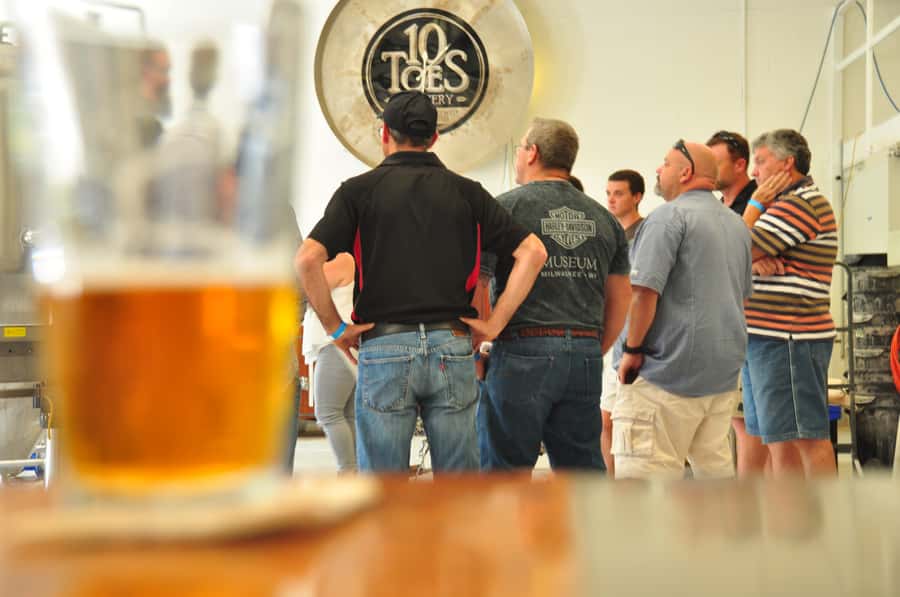 Sunshine Coast: Brewery Tour with lunch - Guide Josh and the Small-Group Feel