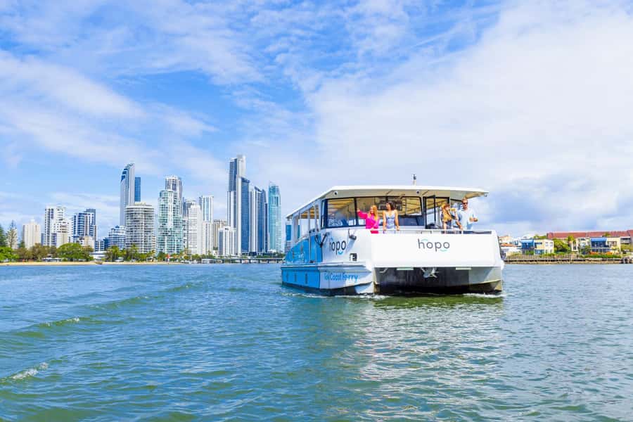 Surfers Paradise: 2-Hour Gold Coast Sightseeing Cruise - Getting on the water: the HOPO kiosk and the 2-hour feel