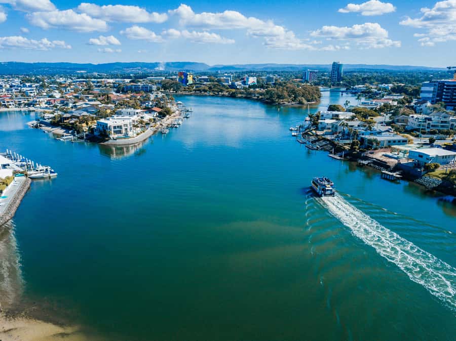 Surfers Paradise: Gold Coast Afternoon River Cruise - Million-dollar homes and mega yachts: where the route gets fun