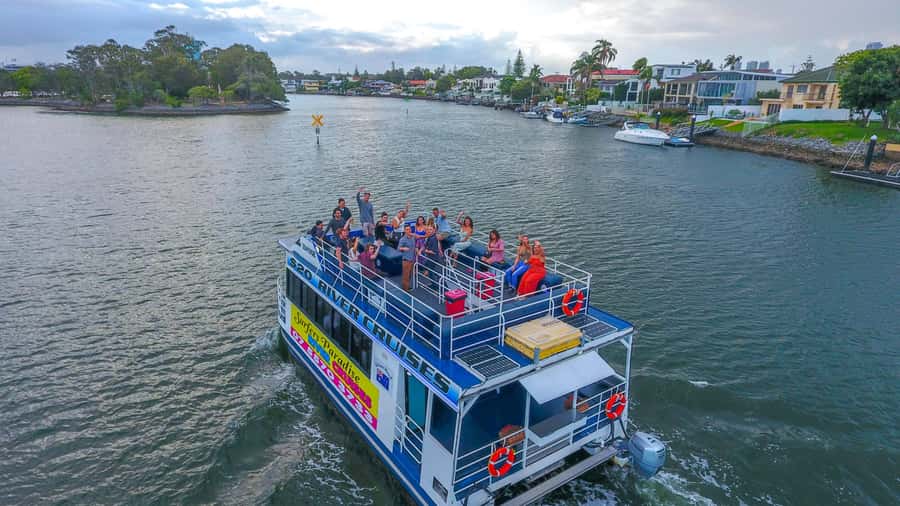 Surfers Paradise: Gold Coast Afternoon River Cruise 4pm - The Bar, Cheese and Crackers: How to Turn a Cruise Into an Easy Treat