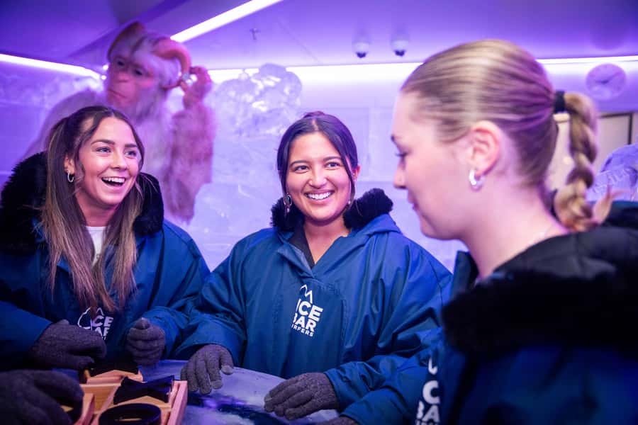 Surfers Paradise: IceBar Entry Ticket and Drink - IceBar at Surfers Paradise: a cold twist on a sunny destination