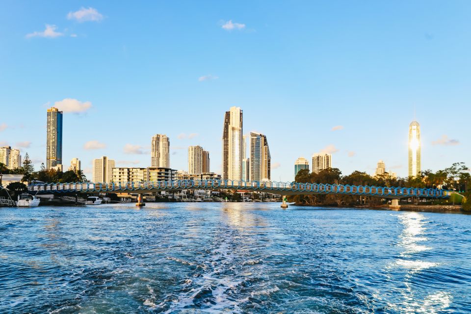 Surfers Paradise Sightseeing City Lights Cruise - Million-dollar homes and mega-yachts: the canal-side spectacle