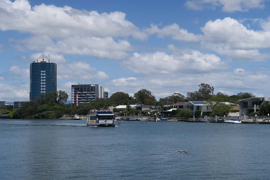 Surfers Paradise: Sightseeing Morning River and Canal Cruise - Food and drinks: what’s included, what’s extra, and what to expect