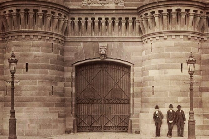 Surry Hills & Darlinghurst History Tour — Gangsters, Girls & Grog - Why this walk focuses on women gangsters, not just gunplay