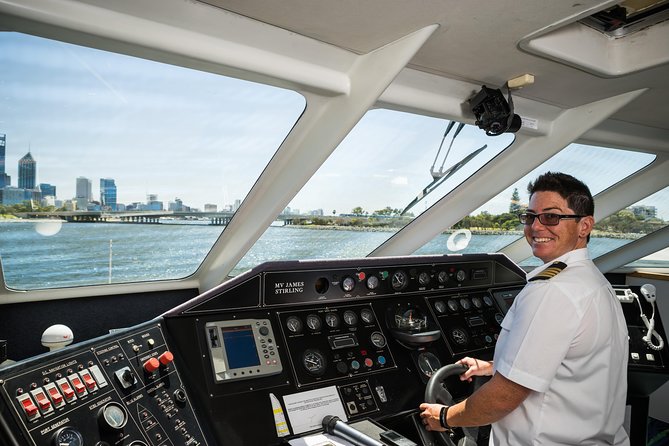 Swan River Scenic Cruise - On-Board Experience: Live Captain Commentary and Photo-Friendly Comfort