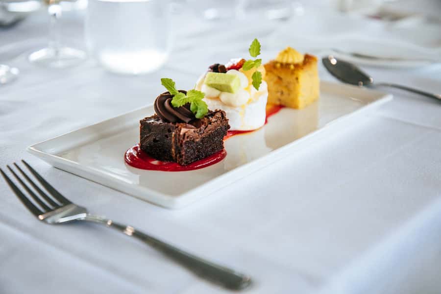 Sydney: 3-Course All Inclusive Dinner Harbour Cruise - The Boat Experience: Deck Space, Clean Toilets, and Real Sit-Down Dining