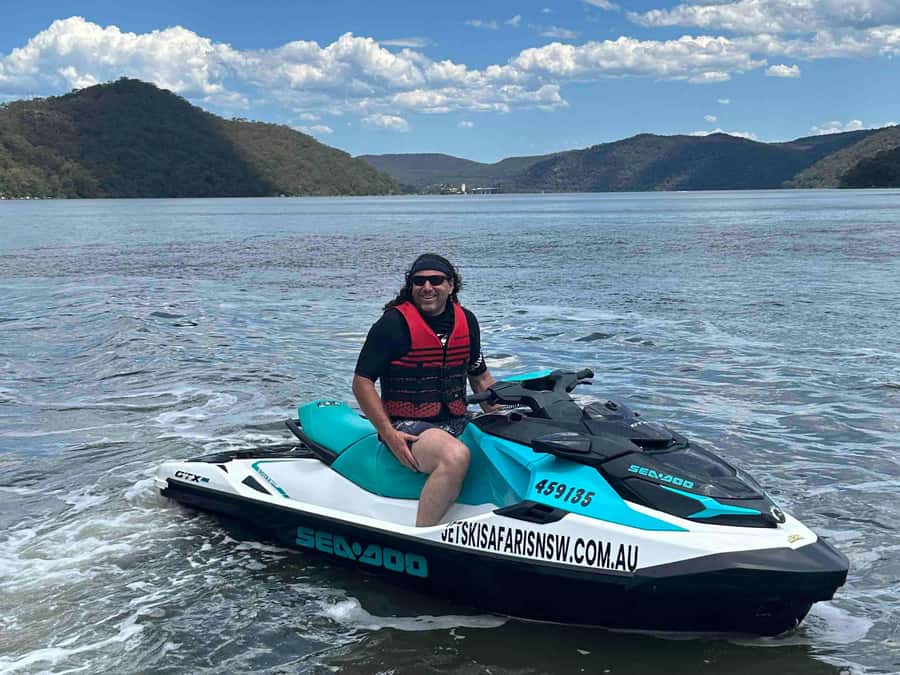 Sydney: 30 min Jet Ski Safari - Riding Your Own Jet Ski on the Hawkesbury River (No Licence Needed)