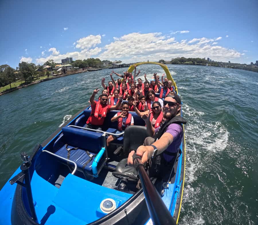 Sydney: 30-Minute Jet Boat Ride from Darling Harbour - Landmark route: Opera House, Harbour Bridge, Barangaroo, and islands from the water