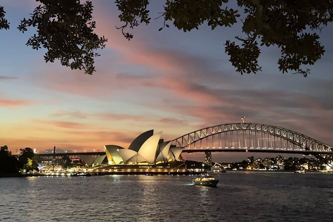 Sydney: 90-Minute Panoramic Big Bus Night Tour - Live commentary and earphones: the best part, with one caveat