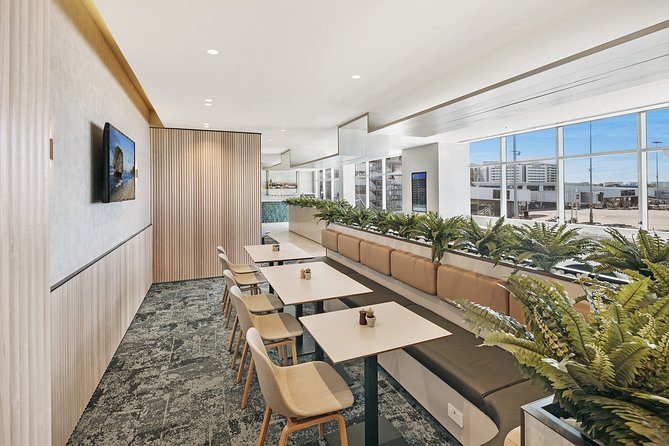Sydney Airport Plaza Premium Lounge - Wi‑Fi, Newspapers, Magazines, and TV: Using the Lounge Like a Pro