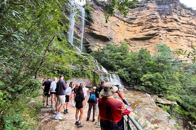 Sydney Blue Mountains Day Tour with Wildlife Park and Waterfalls - Lincoln’s Rock and the Jamison Valley: photos that change as the sky does