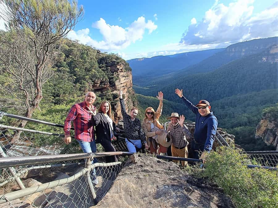 Sydney: Blue Mountains Late Start: Walks, Wildlife & Dinner - Dinner back in the Blue Mountains: a sit-down finish