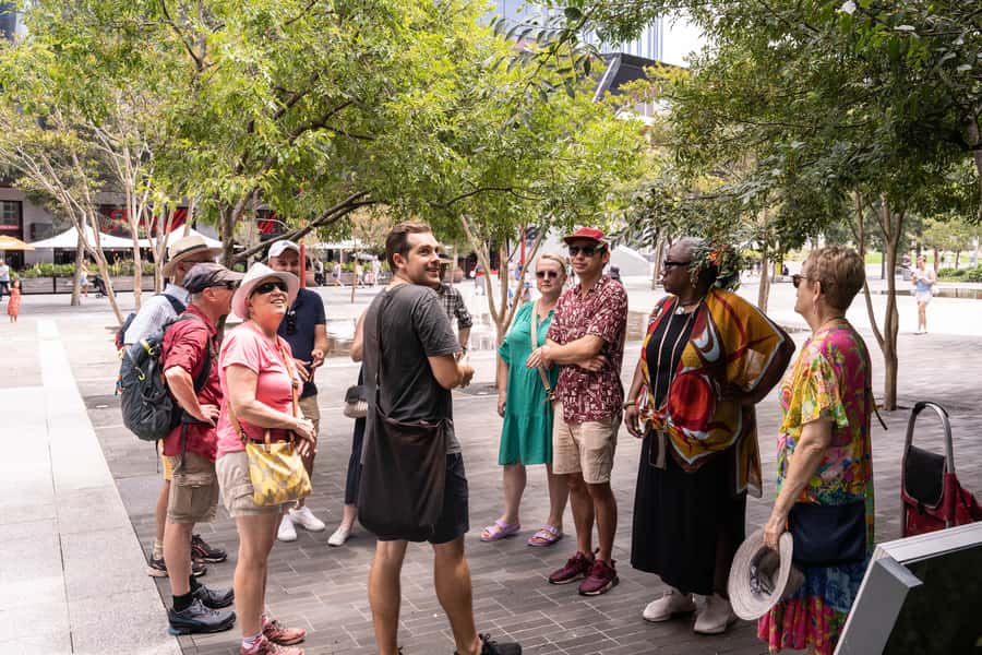 Sydney: Chinatown Street Food & Culture Guided Walking Tour - The guide’s restaurant payoff: your bingo card plan for later