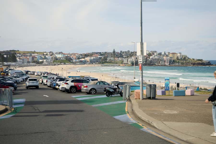 Sydney: City and Bondi Beach Private Luxury Half-Day Tour - Watsons Bay and Macquarie Lighthouse: harbor views with a payoff