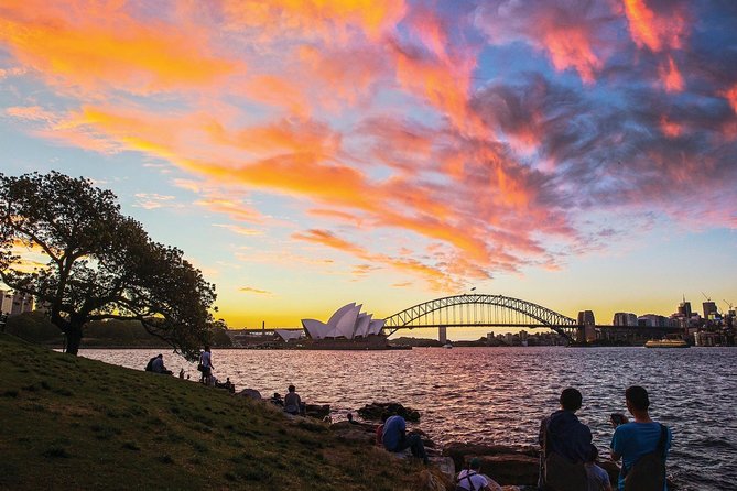 Sydney City Highlights & Hidden Gems: Private or Small Group Tour - Watsons Bay, The Gap Park, and Macquarie Lighthouse: coastline drama