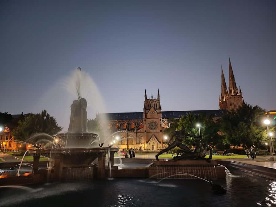Sydney: City Sights Walking Tour - Price and logistics: does $46 feel fair for 150 minutes?