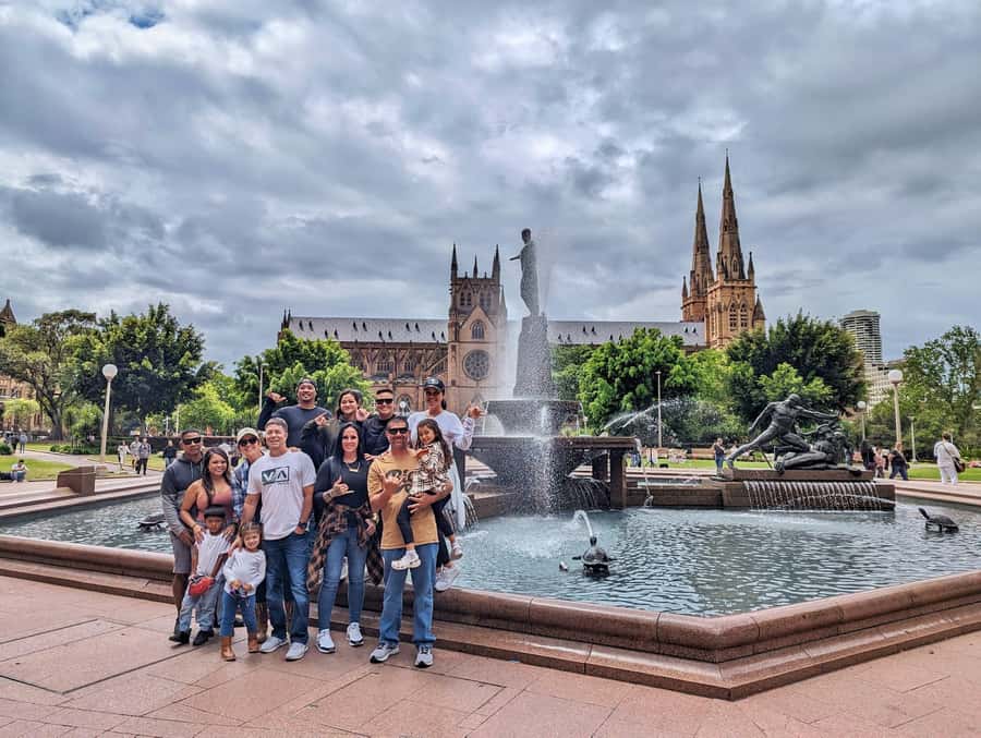 Sydney: City & The Rocks 3.5-Hour Walking Tour with a Drink - What the small-group format really changes