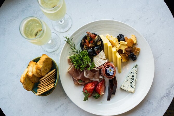 Sydney Cocktail Harbour Bar Cruise with Charcuterie Board - Live Music Saturdays and Sundays: Atmosphere Without Turning Into a Concert
