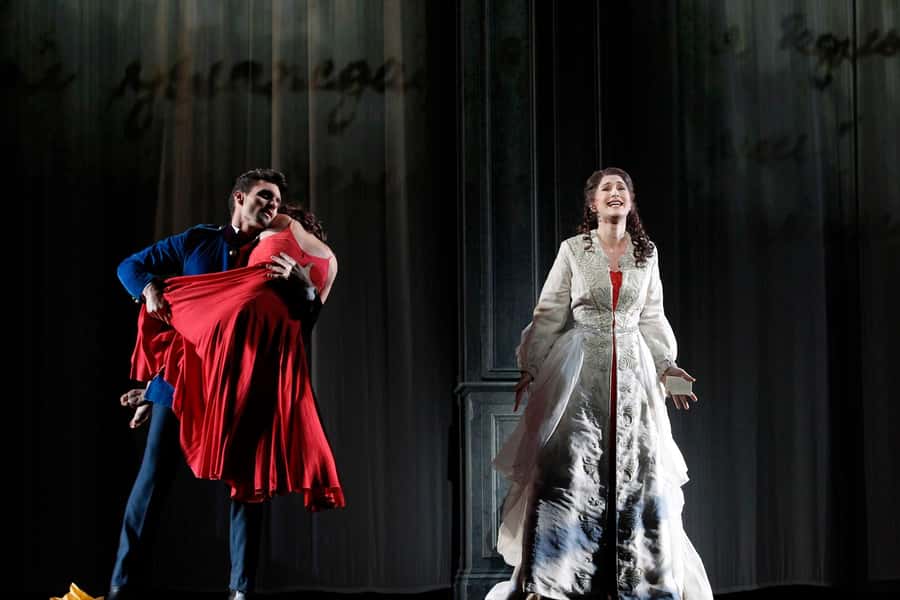 Sydney: Eugene Onegin at Sydney Opera House - Arriving at Circular Quay and Getting Into Joan Sutherland Theatre